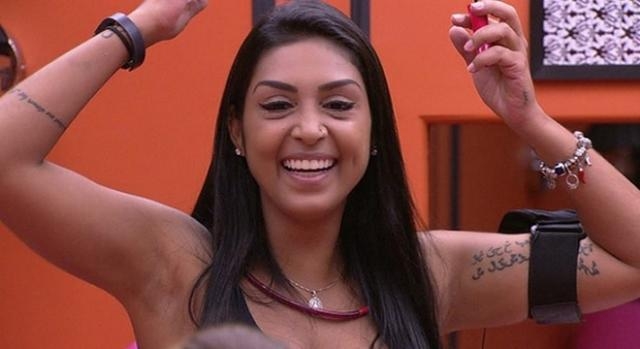 Ex bbb amanda ensaio