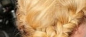 Treccia lunga, laterale ed ad effetto macramé