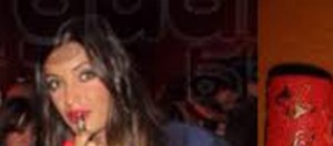 Sara Carbonero usando el labial rojo marroquí