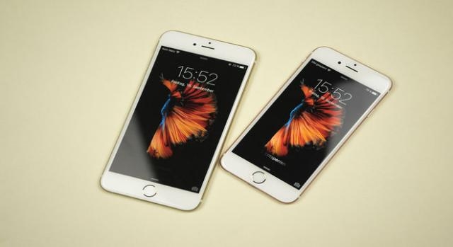 The new Apple iPhone 6s and 6s Plus.