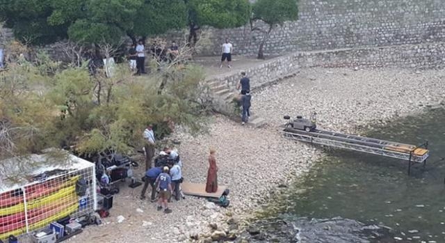 Lena Headey grabando en la muralla de Dubrovnik