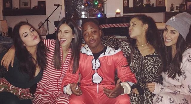 Ariana Grande reúne elenco de Victorious 2