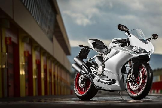 Ducati Panigale 959: figlia leggittima della 899