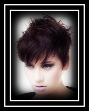 Tagli di capelli corti pixie