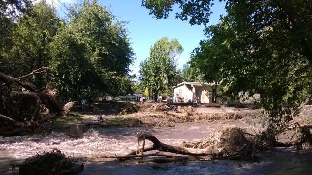 Vivienda de Mendiolaza alcanzada por el río.