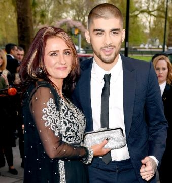 Zayn Malik e la madre agli Asian Awards 2015