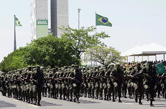 Intervenção militar não é constitucional