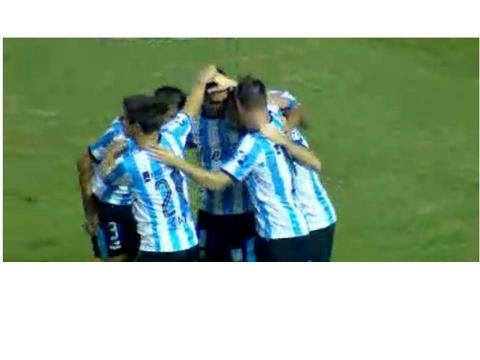 Racing eliminó a Wanderers y va por más