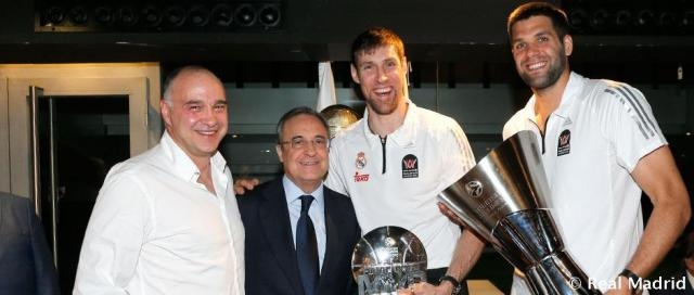 Florentino Pérez celebrando junto al Chapu Nocioni