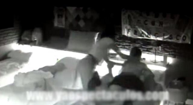 Marian y Belén mimosas con Francisco.