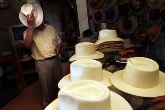 Personas de todo el mundo acuden a Bécal.