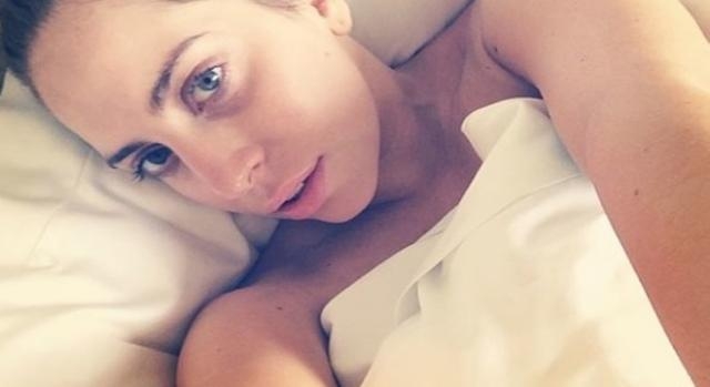 Lady Gaga se dévoile aussi sans maquillage.