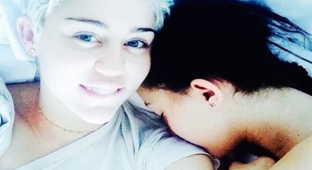 Miley Cyrus au réveil et sans artifices.