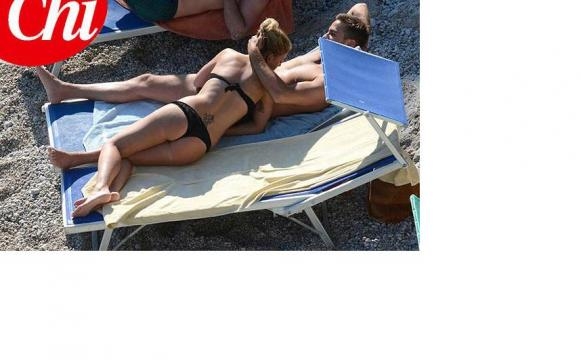 Emma Marrone e Borriello Jr. innamorati a Capri.