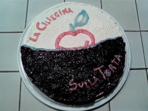 ecco un esempio di decoro sulla cheese cake