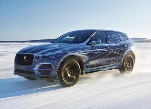 Jaguar F-Pace. Al freddo, al gelo e nel deserto.