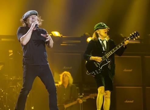 AC/DC show Rock or Bust Tour 2015