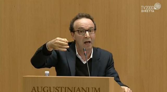 Benigni presenta il libro di Papa Francesco