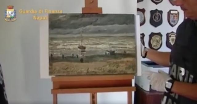 Un momento dell'operazione della guardia di finanza (3)