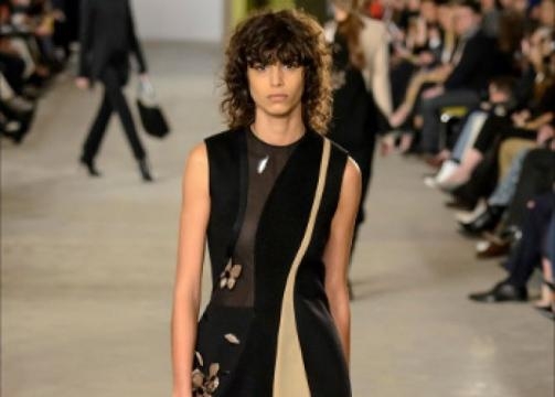 Taglio alla Jennifer Beals di Flashdance.