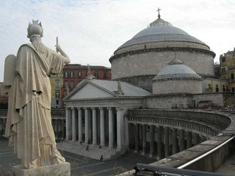 Napoli, Piazza del Plebiscito, set del film.
