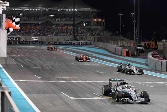 Rosberg nuovo campione del mondo