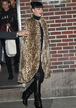 Il cappotto maculato di Katy Perry