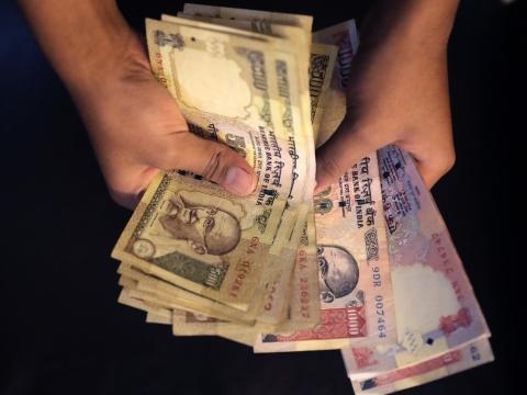 India bans Rs 500 and 1000 Rs currency (Panasiabiz.com)