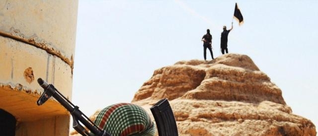 Le bandiere nere dell'Isis sventolano nuovamente su Palmira, un'immagine che non ci si augurava più di rivedere