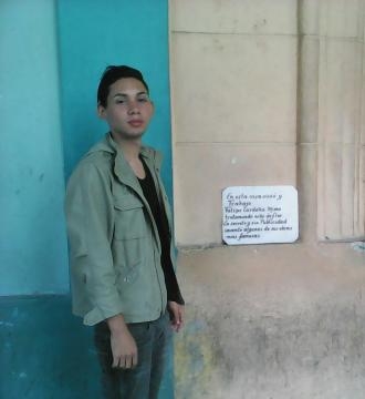 La placa conmemorativa de la vida de Cardena