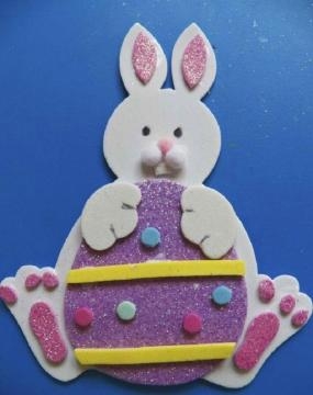 Coniglio pasquale di cartone per bambini