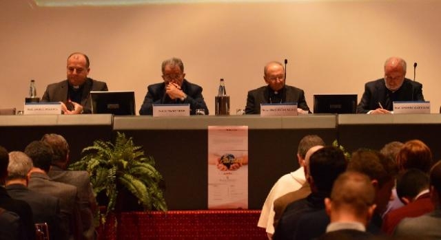 L'onorevole Romano Prodi parla a Bari