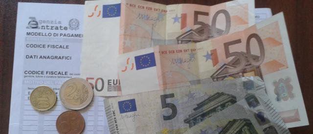 Tasi e Imu, modello per il versamento e banconote