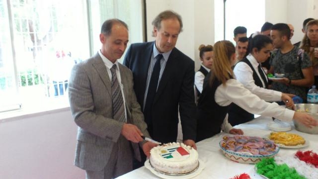 Uno dei momenti del rinfresco finale