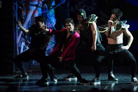 Singular comedia con pinceladas de absurdo y picardia