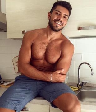 I fan sperano di vedere Emanuele Maringola a Uomini e Donne