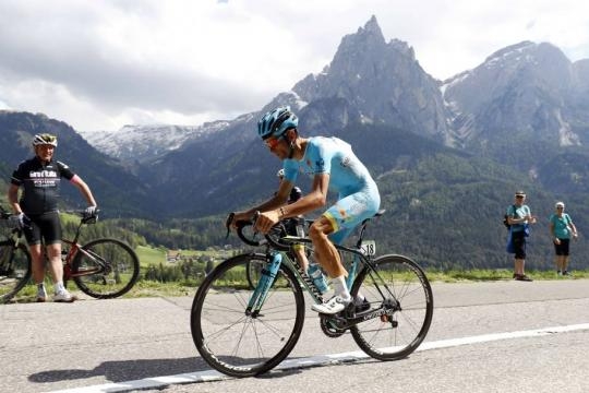 Nibali impegnato in salita al Giro: a Rio 2016 il suo passo aveva fatto selezione - gazzetta.it