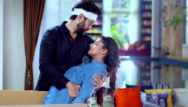 Anika becomes victim of Shivaay's anger In Ishqbaaz - The Viral Story - theviralstory.com