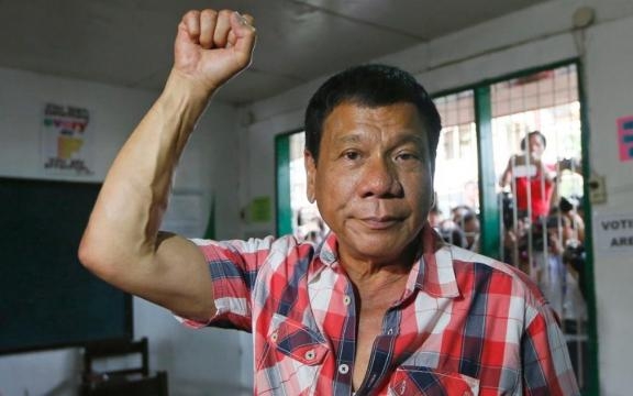 Filippine, presidente Duterte minaccia Obama: 