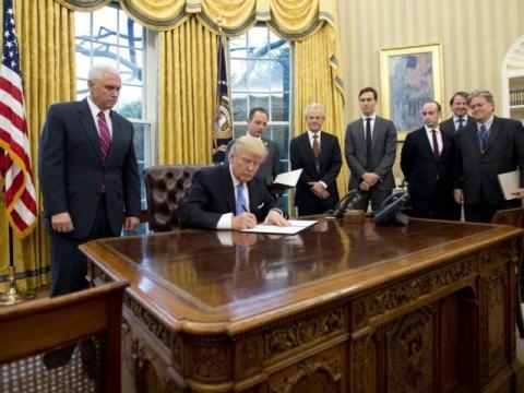 Trump cumple sus promesas electorales y retira a EEUU del acuerdo ... - efectococuyo.com