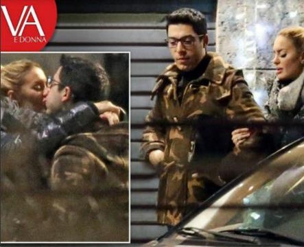 Ecco le foto di 'Diva e Donne' comparse su tutti i giornali.