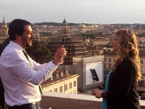 Meloni e Salvini manifestano a Roma