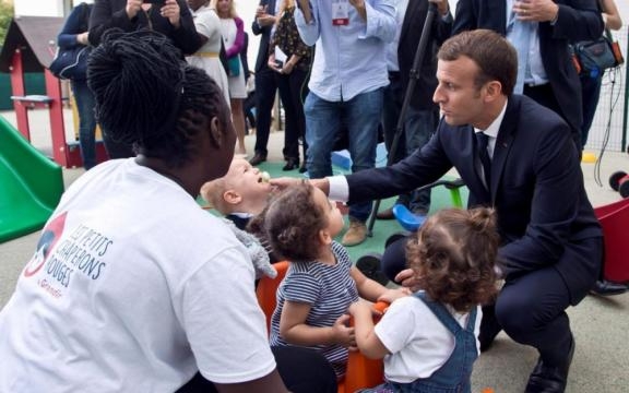 Lutte contre la pauvreté : le gouvernement veut «investir ... - leparisien.fr