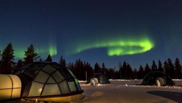 L'aurora boreale vista dall'igloo.