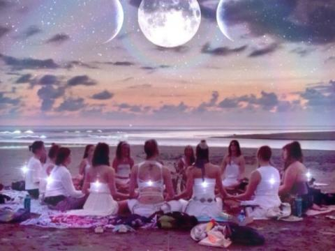 Donne in Cerchio per festeggiare la luna piena