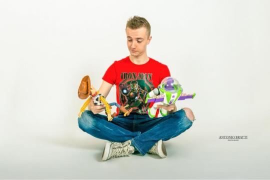 Il cantautore foggiano Michele Bonfitto nello scatto realizzato da Antonio Bratti