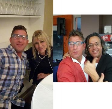 Michele D'Ambra e Gemma sorridono con un'artista barese
