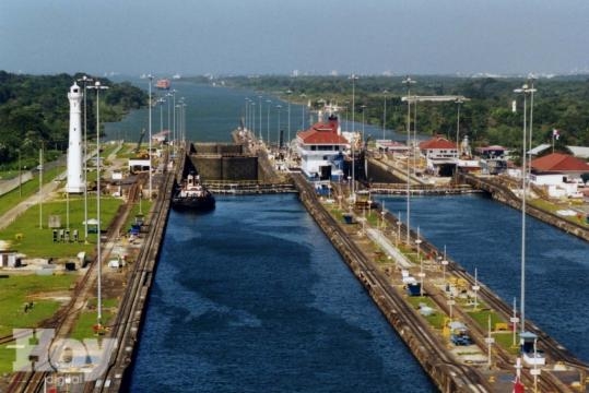 Canal de Panama conexion entre dos Oceanos