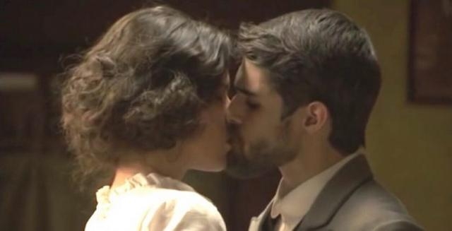 Il bacio tra Rafaela e Ramiro Castaneda