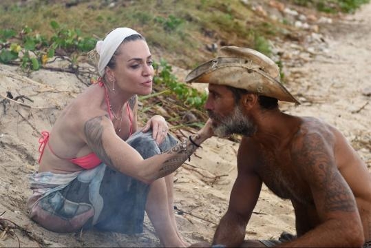 Paola Barale e Raz Degan insieme all'Isola dei Famosi 2017.